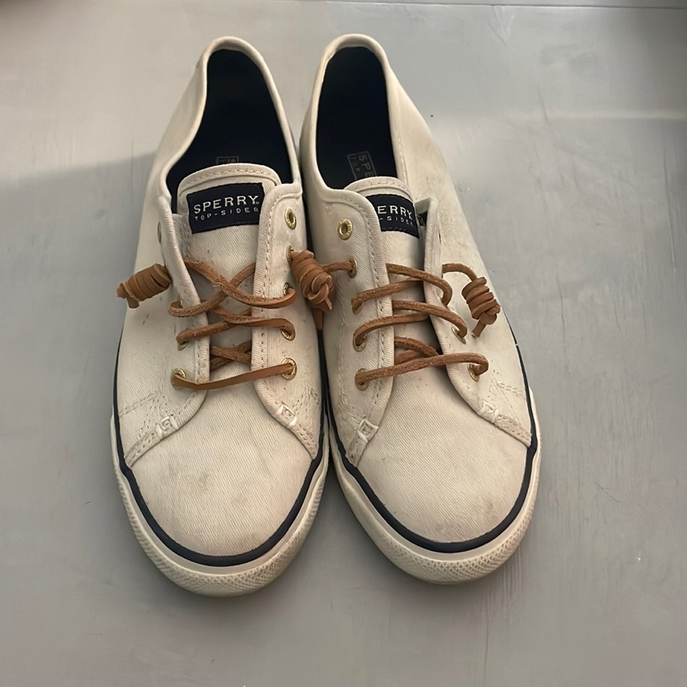 White top sider sperrys